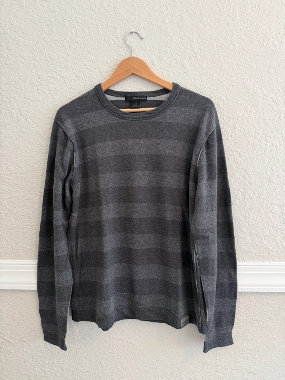 Calvin Klein Jeans Men’s Sweater – Size L – 100% Cotton – Great Condition